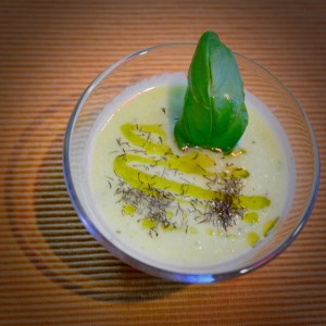 Erfrischende Zuchhini-Zitronen-Suppe